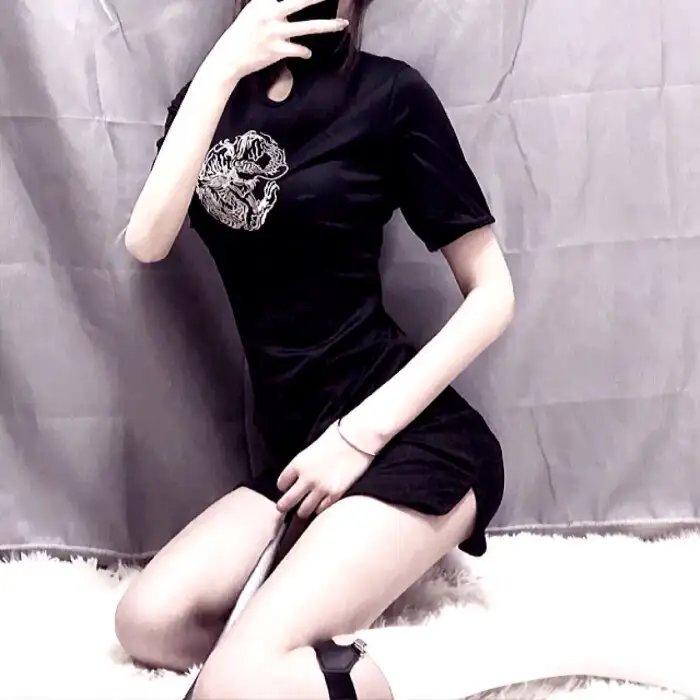 5个吓鬼的少年